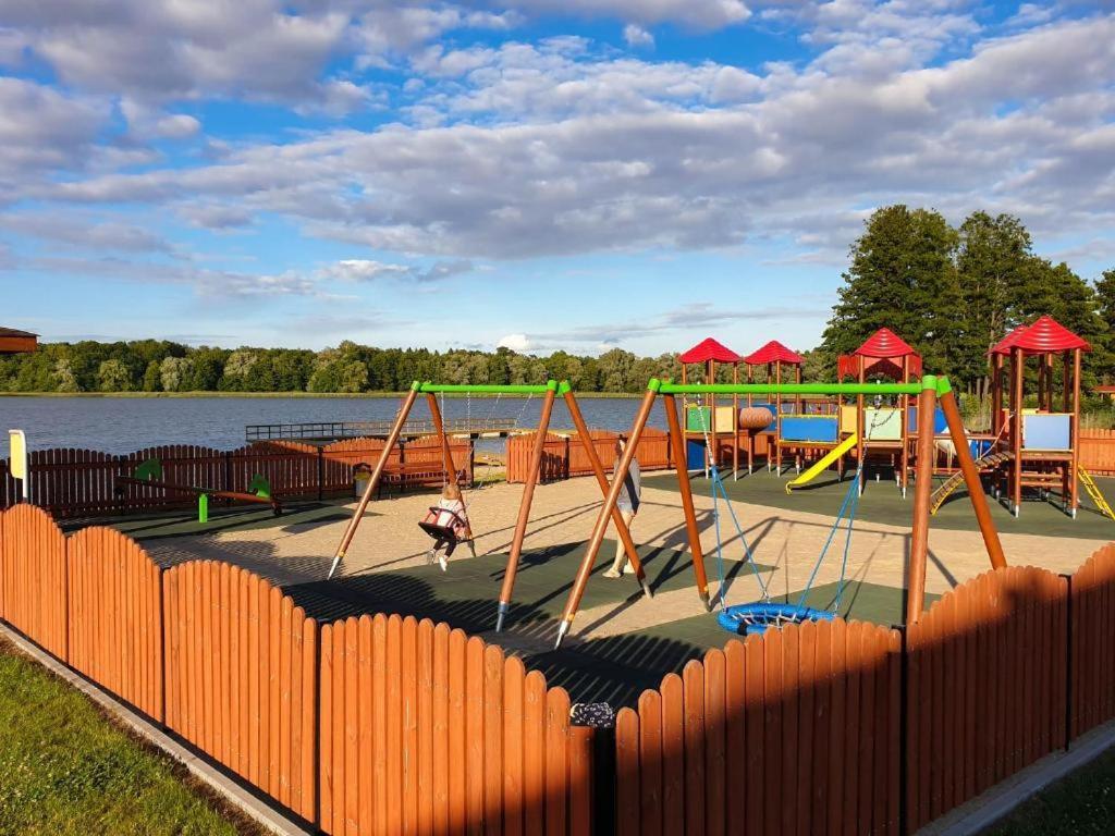Apartament Mazury ケントシン エクステリア 写真